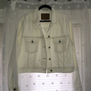 American Eagle white denim jacket!